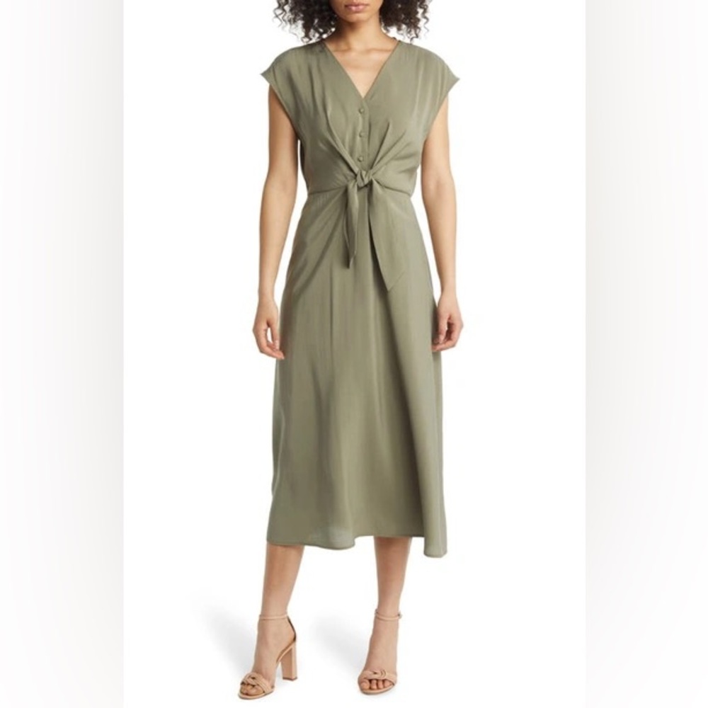 Julia Jordan Tie Front Midi Dress